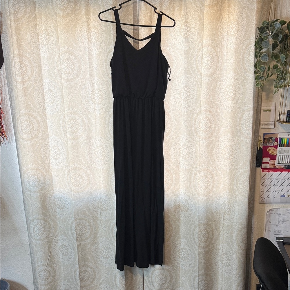 Black Women’s V-Neck Maxi Dress